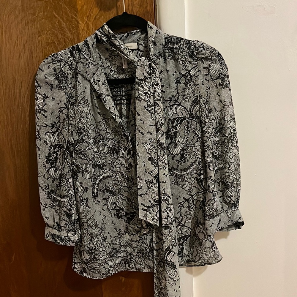 Beautiful BCBG blouse with neck tie/bow